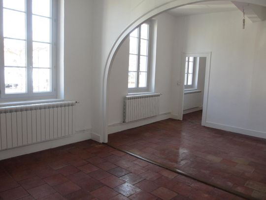 Location Appartement 3 pièces 87m² CASTELNAUDARY 11400 - Photo 1
