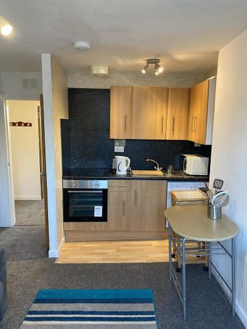 1 bedroom flat to rent - Photo 2