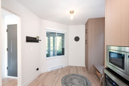 Deep Cove Delight! - Photo 2