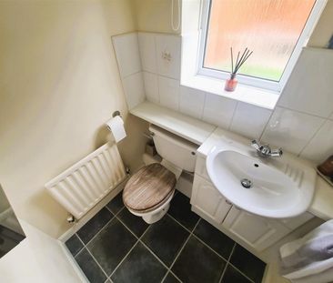 Pembroke Drive, Ingleby Barwick - Photo 2