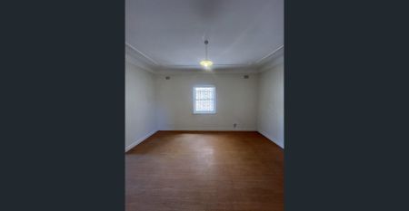 Comfort & Convenience in the Heart of Leichhardt - Photo 4