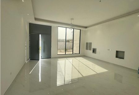 BRAND NEW | 3 BEDROOMS PLUS MAID ROOM | PVT GARDEN - Photo 4