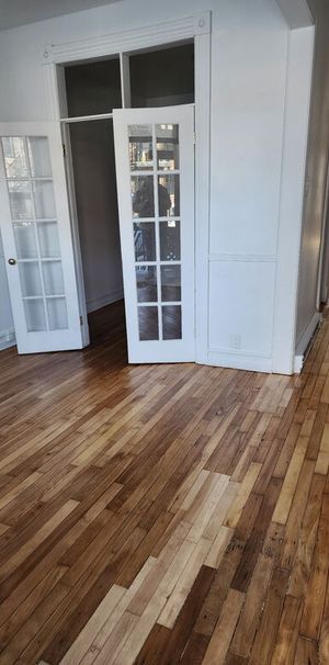 Libre! Immédiatement.Bas Avec Cour Privé - Photo 1