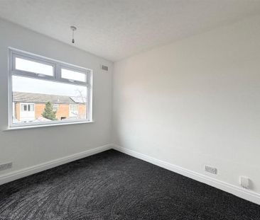 2 bedroom semi-detached house to rent - Photo 6