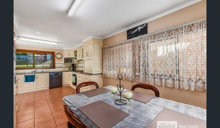Large Family Home Close To CBD - Photo 3