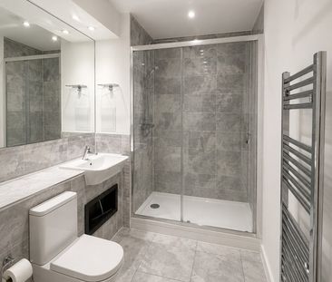 3 Bed Flat, Mahindra Way, E6 - Photo 6