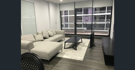 FURNISHED 3 BEDROOM APARTMENT WITH PARKING IN MASCOT CENTRAL - Photo 4