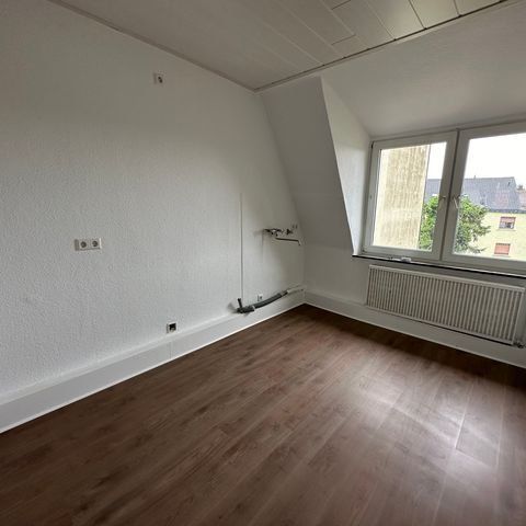 SCHADE HAUSVERWALTUNG - Renovierte 4,5-Zimmerwohnung in zentraler Lage von Lüdenscheid zu vermieten! - Photo 1