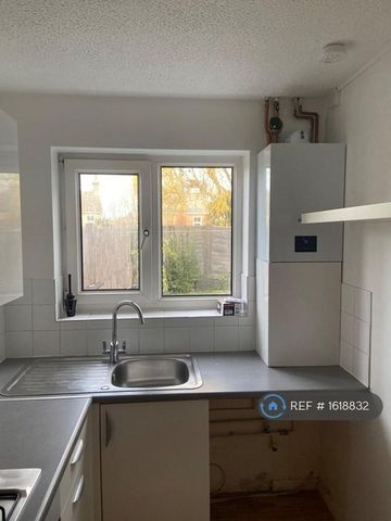 2 bedroom maisonette to rent - Photo 4