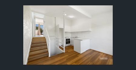 Stylish Rangeville Living - Photo 3