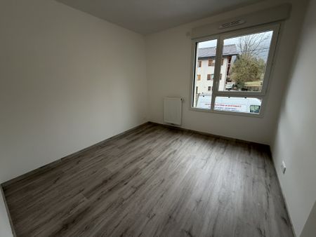 Location Appartement 4 pièces 77m² BRENTHONNE 74890 - Photo 5
