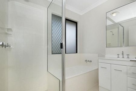 Modern, Low-Maintenance Living - 21 Izaro Circuit, Burdell - Photo 4