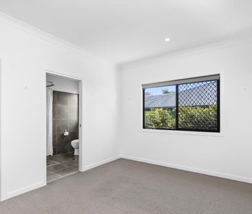 Contemporary Family Living in a Peaceful Wellington Point Pocket - Photo 4