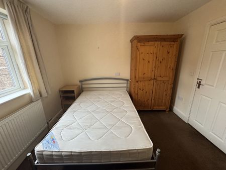 Lansdowne Terrace, Lawrence Street - P1148 - Photo 2