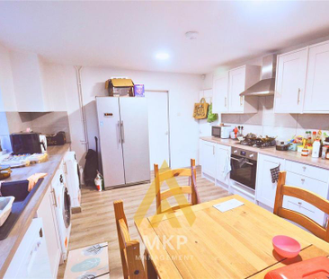 5 bedroom end of terrace house to rent - Photo 5