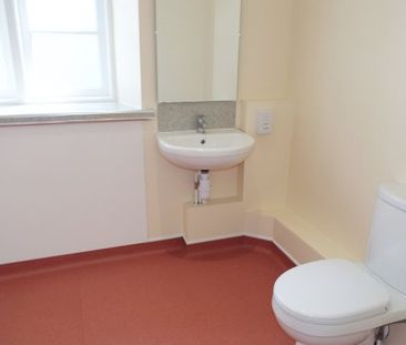 Penzance, Penzance, TR18 - Photo 1