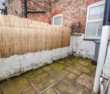 2 bedroom terraced house to rent - Photo 2