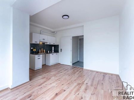 Pronájem bytu 1+kk 18 m2 - Fotografie 3