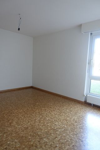 Appartement de 4.5 pièces au rez-de-chaussée - Photo 4