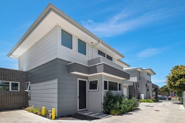 COASTAL LUXE + CONTEMPORARY DESIGN - Photo 1