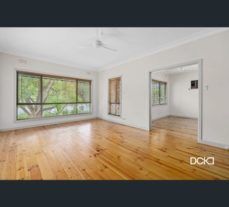 6 Cook Street, Flora Hill, Vic 3550 - Photo 1