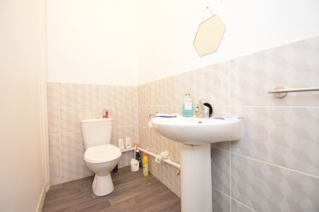 6 bedroom terraced house to rent - Photo 2