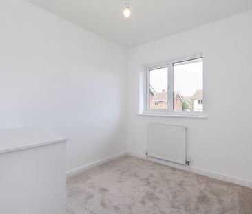 3 bedroom semi-detached house to rent - Photo 6