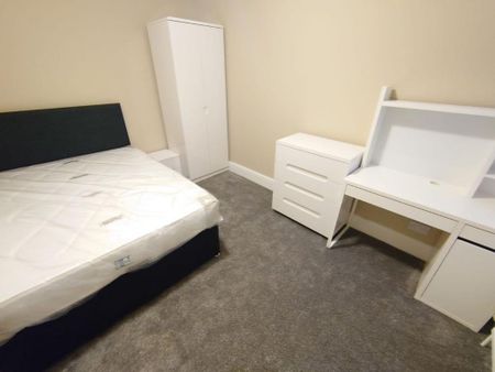 4 bedroom terraced house to rent - Photo 5