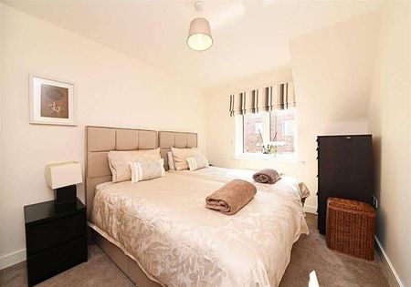 Henry Darlot Drive, Mill Hill, NW7 - Photo 4