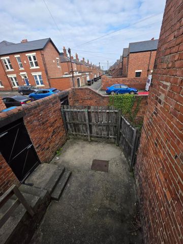 2 bedroom flat to rent - Photo 4