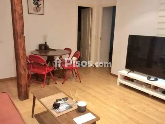 Piso en alquiler en Calle del Pez - Photo 1