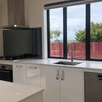 Near new 4 bedroom home ready and waiting! - Photo 1