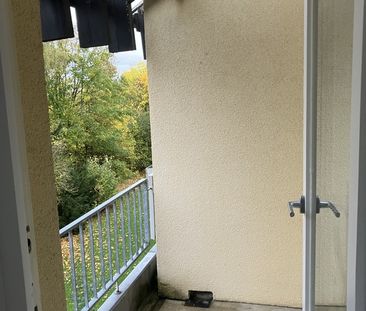 Großes Wohnzimmer und sonnige Loggia – Ihr perfektes Zuhause in Fal... - Photo 4