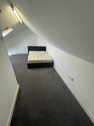 Price £500 pcm - Available 27/12/2025 - Furnished - Photo 1