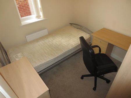 2 bedroom flat to rent - Photo 3