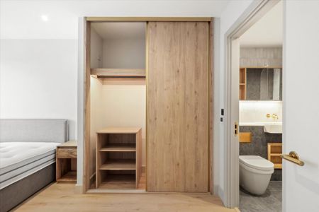 3 bedroom flat to rent - Photo 4