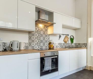 1 Bed Flat, Pelham Crescent, NG7 - Photo 2