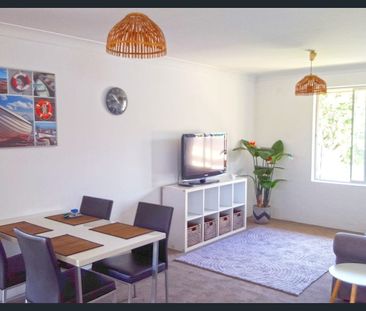 SPACIOUS CENTRAL FURNISHED UNIT - Photo 1