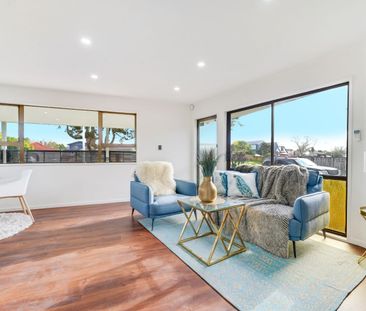 CONIFER GROVE, 3 BEDROOMS - Photo 3