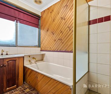 Family Home - Photo 5