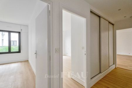 Location appartement, Paris 9ème (75009), 3 pièces, 99.1 m², ref 85638406 - Photo 2