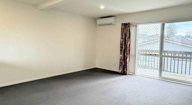 Location, Space & Convenience! - Photo 1