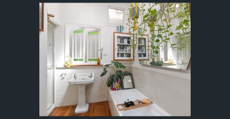 Serene Urban Oasis: Inner City Charming Character Home - Photo 5