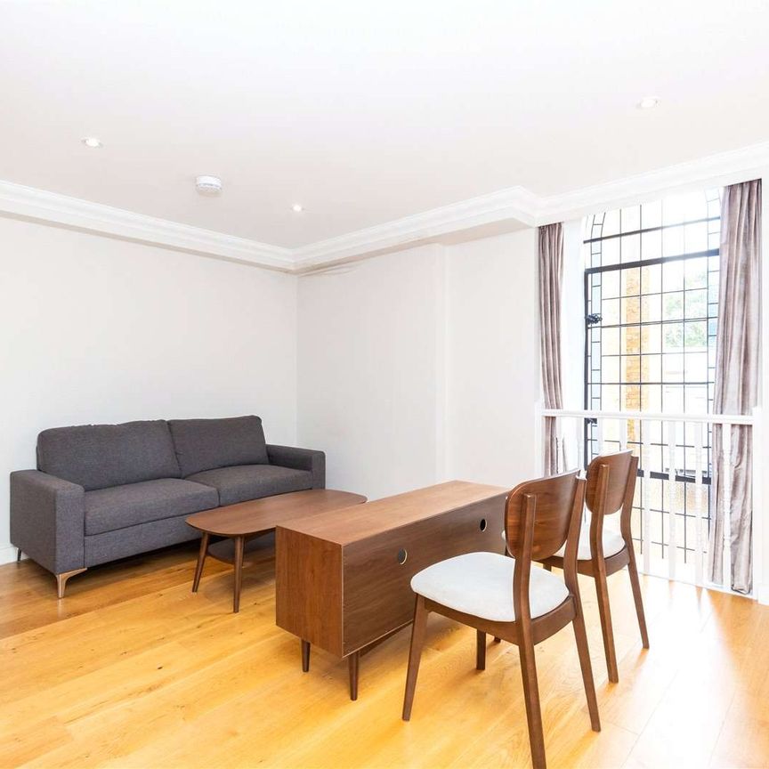 A well presented one bedroom apartment within church conversion in Angel. - Photo 1