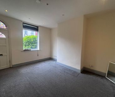 Martin Terrace, Burley, Leeds - Photo 2