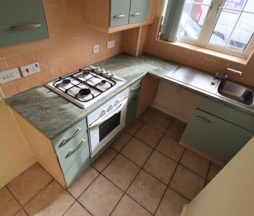 2 bedroom end of terrace house to rent - Photo 5