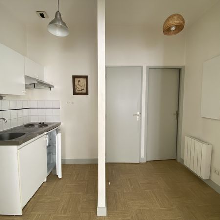 Location Appartement 1 pièce 32m² BORDEAUX 33000 - Photo 4