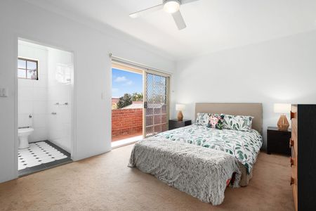 A Beautifully Presented Home - Photo 5