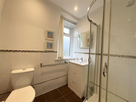 3 bedroom end of terrace house to rent - Photo 5
