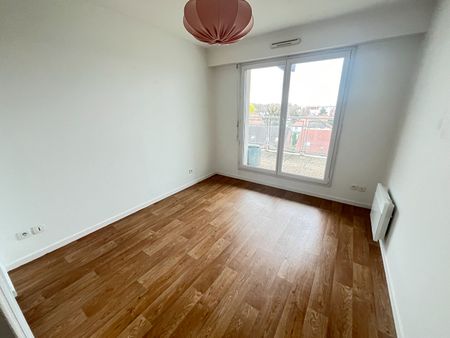 Location Appartement 3 pièces 71m² - Photo 4
